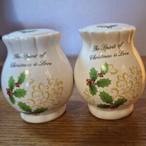 Salt and Pepper Shaker - Christmas